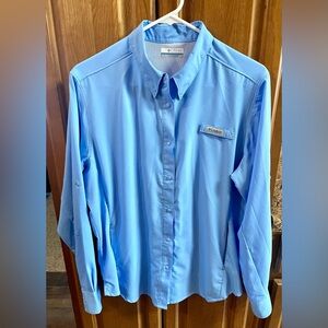 Columbia Women’s Light Blue Button Down Shirt